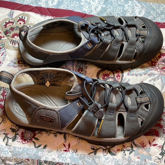 Keen Newport H2 Mens 10.5 Closed Toe Sandal Slip On Hiking Fishing Waterproof - Picture 7 of 15